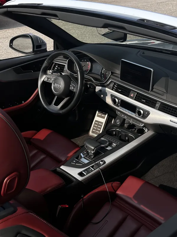 Audi A5 Convertible photo 6
