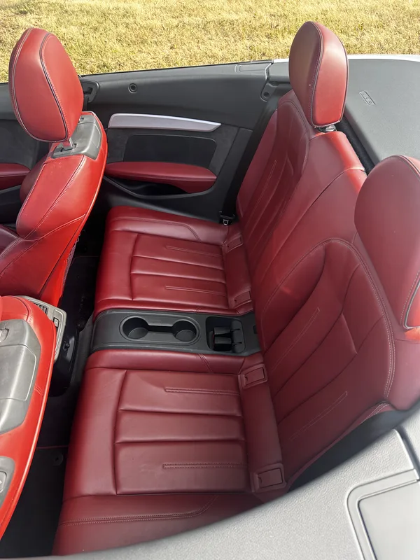 Audi A5 Convertible photo 9