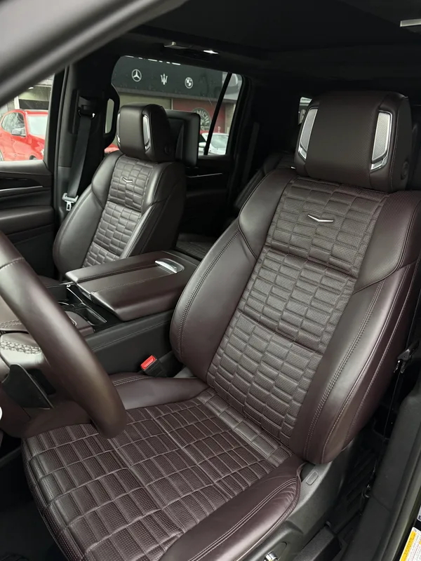 Cadillac Escalade photo 8