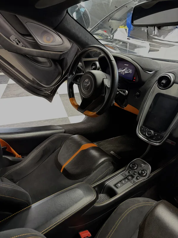 McLaren 570S photo 7