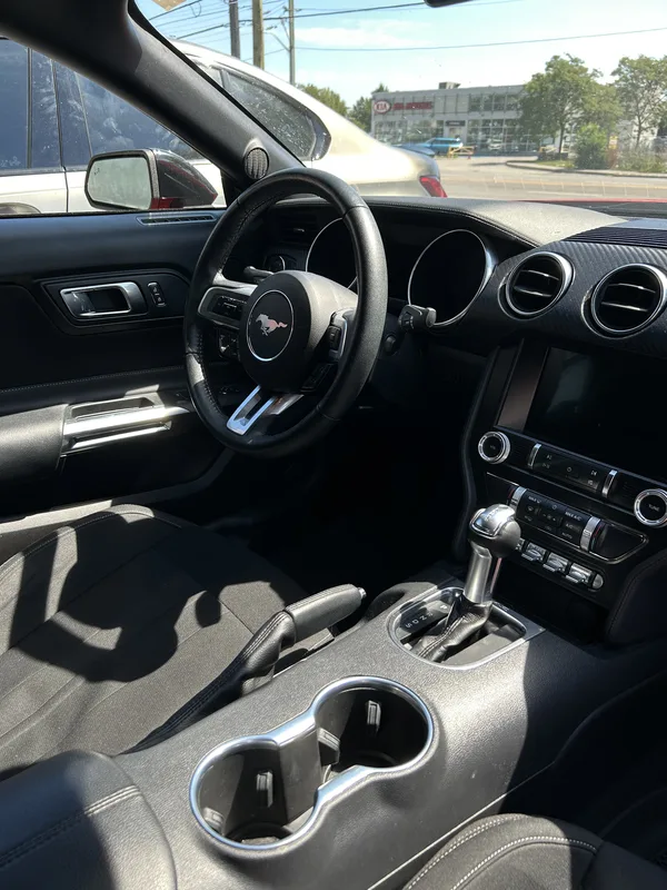 Ford Mustang photo 6