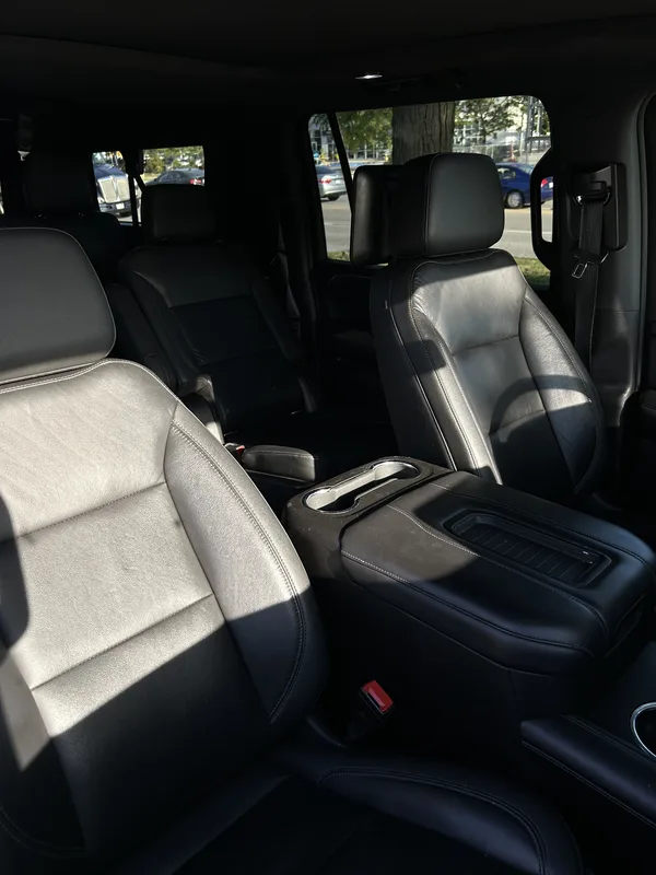 Chevrolet Suburban photo 6